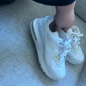 Nike All-White Low-Top Athletic Sneakers Air forces